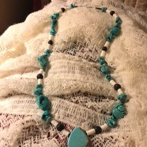 Turquoise necklace 22 inches🦋🦋🦋sale